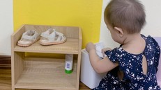 Tặng con một chiếc thùng rác 