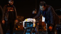 Đạo diễn Lương Đình Dũng tại trường quay phim "Đồi hành xác". 