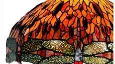 Mô phỏng đèn kính màu Tiffany Dragonfly 22 inch. Ảnh: CobanMart
