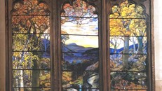 "Cảnh thu" là một trong những tác phẩm đỉnh cao nhất của Louis Comfort Tiffany. Ảnh: Viện bảo tàng Mỹ thuật Metropolitan