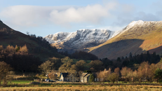 Mặc dù tuyết ít hơn, số cuộc gọi cứu hộ đã tăng vọng và thường liên quan đến những người leo núi thiếu chuẩn bị. Ảnh: Hannah Al-Othman 