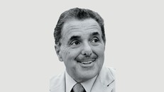 Leonard Riggio qua đời năm ngoái và được CEO của Christie’s mô tả là một “nhà sưu tầm đích thực.” Barnes & Noble là một chuỗi nhà sách lớn và lâu đời của Mỹ, được thành lập vào năm 1886. Đây là một trong những nhà bán lẻ sách lớn nhất tại Hoa Kỳ, chuyên cung cấp sách in, sách điện tử, văn phòng phẩm và các sản phẩm giải trí khác. Barnes & Noble cũng từng sở hữu Nook, một dòng máy đọc sách điện tử cạnh tranh với Kindle của Amazon.