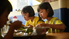 UNESCO kêu gọi nâng cao chất lượng bữa ăn học đường