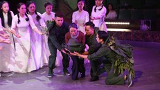 Hình ảnh người mẹ Việt Nam Anh hùng được tái hiện rõ nét, đầy xúc cảm trong từng tiết mục biểu diễn.