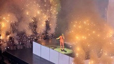 Chuỗi ảnh concert "Hope on the stage" tại Bangkok của BTS j-hope: Một hành trình cảm xúc rực rỡ