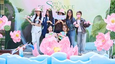 Photobooth “FPS 2025 - Sen's Resonance” đổ bộ khuôn viên trường Báo