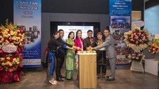 Các đại biểu đến tham dự sự kiện chào tân