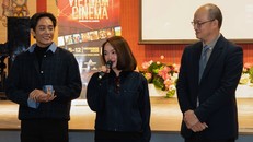 Diễn viên Kaity Nguyễn giao lưu cùng khán giả Việt tại Pháp