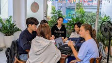 Không lớp học, không giáo trình: Soci Hub và cách người trẻ học ngoại ngữ bằng trải nghiệm thật
