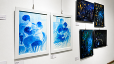 Eternal Blue: Mỹ thuật đơn sắc và nghệ thuật biểu lộ cảm xúc