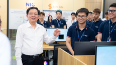 Phó Thủ tướng Chính phủ Hồ Quốc Dũng dự Lễ khai trương AI Lab của Trường Đại học Thăng Long