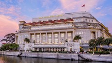 The Fullerton Hotel – khách sạn biểu tượng kiến trúc tân cổ điển bên dòng sông Singapore