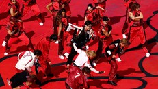 BTS đi vào lịch sử với màn trình diễn "Dynamite" tại chung kết World Cup 2026