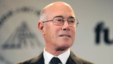 David Geffen, một trong những nhân vật được vinh danh nhân dịp kỷ niệm 25 năm của Rock & Roll Hall of Fame (Đại sảnh Danh vọng Rock & Roll), diễn ra tại khách sạn Waldorf Astoria (New York) ngày 15/3/2010. Ảnh: Stephen Lovekin/Getty Images.