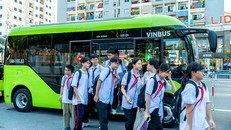 Quảng Ninh triển khai xe bus điện miễn phí đưa đón học sinh đến trường 