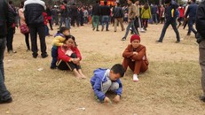 Mệt mỏi chen chân trẩy Hội Lim 2016