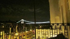 Phát hiện bí mật ghê sợ của vợ hotgirl