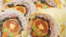 Cách làm chả hoa ngũ sắc nổi bật mâm cỗ ngày tết