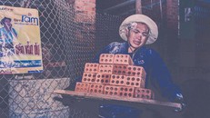 Những hình ảnh khiến ta rớt nước mắt trong đêm Giao thừa