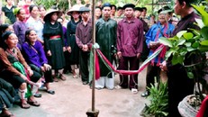 Xem lễ chặn đường nhà gái ở đám cưới người Cao Lan - Bắc Giang