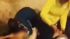 Đánh ghen, xát muối ớt vào vùng kín cô gái giữa đám đông