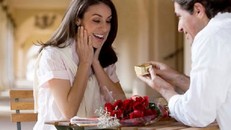 Chùm thơ chúc mừng 8/3 dành tặng cho 'bà xã' hay nhất