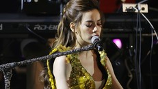 Hà Hồ tâm sự tình yêu 'sóng gió tình cảm, đau đớn phũ phàng'