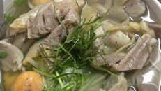 Vụ tô phở 300 nghìn ở Hà Nội: Cô gái ăn tô phở nói gì?