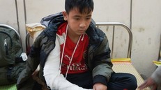 Thanh Hóa: Khiển trách thầy giáo đánh học sinh rạn xương