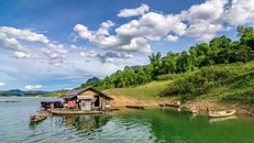 Cuốn tuần du ngoạn 'Hạ Long trên cạn'