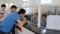 Hơn 2.000 du khách chen chân mua vé rời đảo Lý Sơn