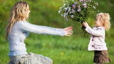 Ngày của Mẹ và những bài thơ cảm động viết về mẹ