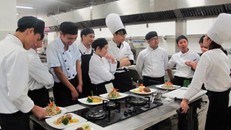 Khi thạc sỹ đi học… nghề 