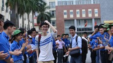 Sáng nay đã có hơn 900.000 thí sinh bắt đầu kỳ thi THPT quốc gia tại 2.100 điểm thi trên toàn quốc