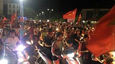 Đêm không ngủ của CĐV ba miền sau chiến thắng Syria
