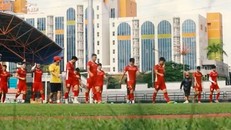 Tuyển Việt Nam đột ngột thay đổi giờ tập ở Malaysia vì sợ mưa