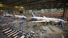 Bên trong ngôi nhà lớn nhất thế giới của Boeing