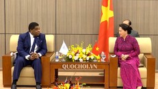 ​ Chủ tịch Quốc hội Nguyễn Thị Kim Ngân và Tổng Thư ký IPU Martin Chungon