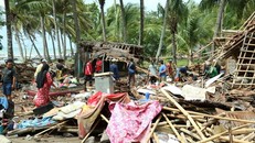 Nhiều người dân Indonesia đã trở về dọn dẹp nhà cửa để ổn định cuộc sống. (Nguồn: Đỗ Quyên/TTXVN)