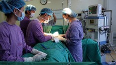 Bơm silicon nâng cấp 'vòng 3', cô gái trẻ gặp biến chứng nặng