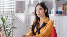 Hòa Minzy mong được 'thông cảm' sau vụ nhắn fan 'đừng dạy dỗ chị'