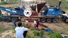 'Ác mộng' của tài xế container: Dừng đèn đỏ cũng tranh thủ ngủ bù