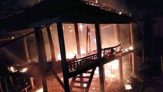 Giận vợ, chồng phóng hỏa đốt nhà