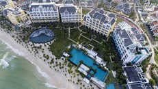 Bảy lớp sơn giả cổ và những 'chuyện kỳ quặc' của 'ông hoàng resort' Bill Bensley tại Việt Nam
