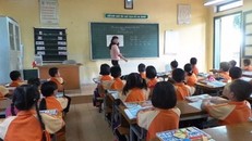 Thưởng tết giáo viên, đừng 'áo gấm đi đêm'