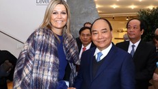 Thủ tướng Nguyễn Xuân Phúc và Hoàng hậu Hà Lan Máxima, Đặc phái viên của Tổng Thư ký Liên Hợp Quốc về tài chính toàn diện cho phát triển. Ảnh: Thống Nhất/TTXVN
