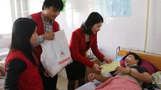 Thầy giáo bị thương nặng khi đi làm từ thiện ở vùng núi