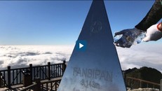 Băng tuyết xuất hiện trên đỉnh Fansipan mùng 2 Tết