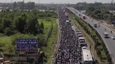Đường vào Sài Gòn kẹt cứng từ sáng đến khuya