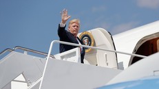 Tổng thống Trump sẽ rời Việt Nam sau khi họp báo sớm hơn kế hoạch?